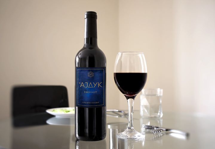 Vino sorte Merlot - AJDUK